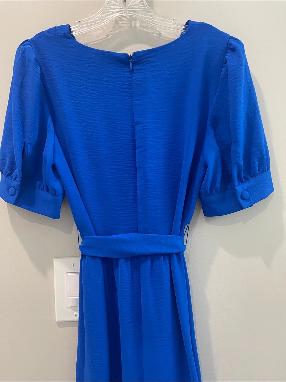 DKNY Size 10 V-Neck Midi Dress with belt - Picture 6 of 9